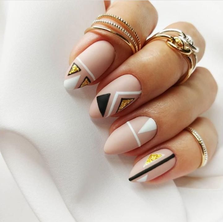 Woman's nails with Artful Abstracts