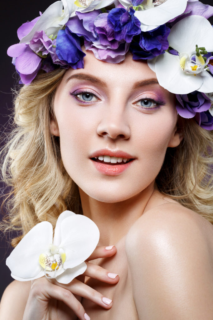 beautiful-blond-girl-with-flowers-2021-08-26