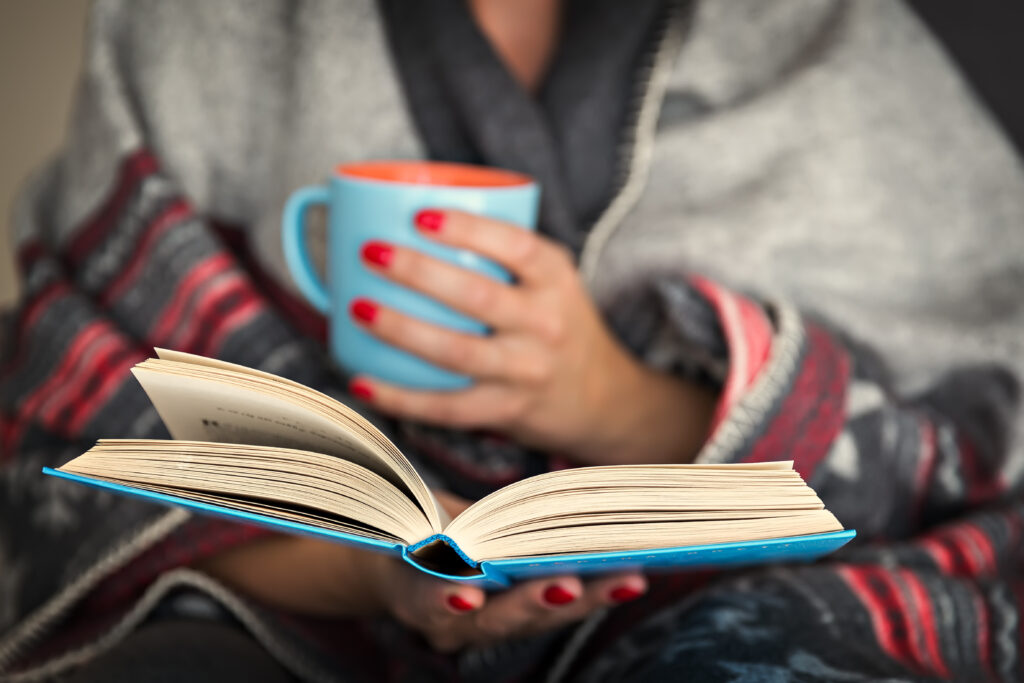 reading-a-book-on-a-long-winter-evening-2021