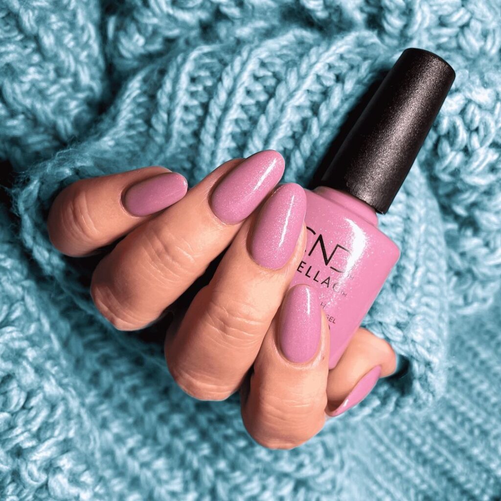 spring wardrobe is in full effect and the #CND Across The ManiVerse collection is the perfect accessory!
Shades: Hippie-Ocracy, Ro-Mani-Cize,Char-Truth, Chic-A-Delic, Daydreaming & Hazy Games