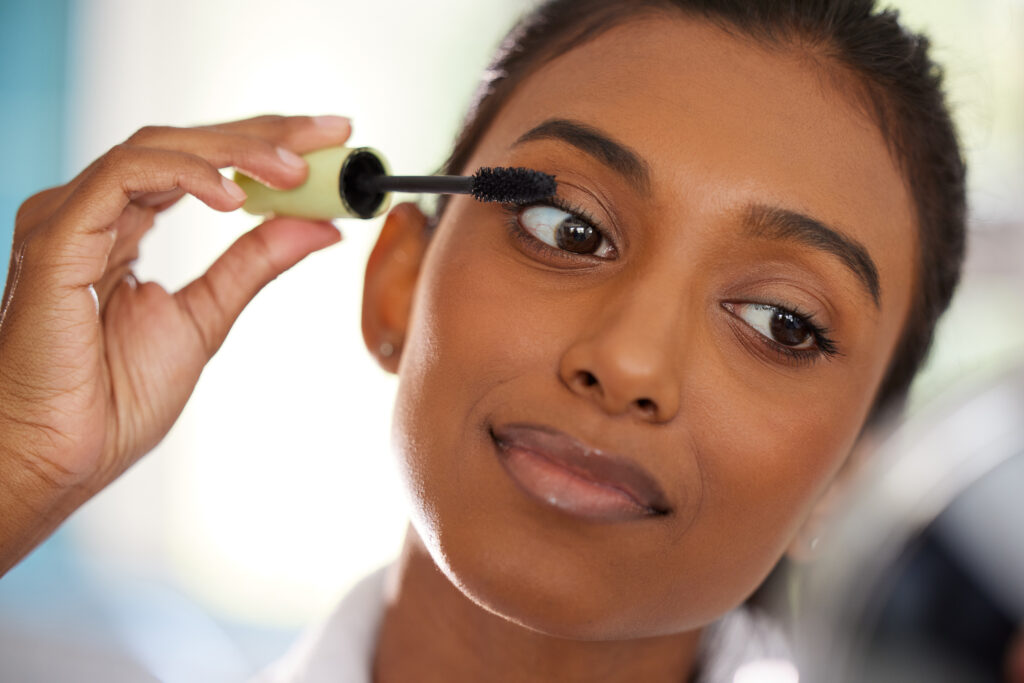 Big lashes, big dreams. Lash serum. Long lashes. 