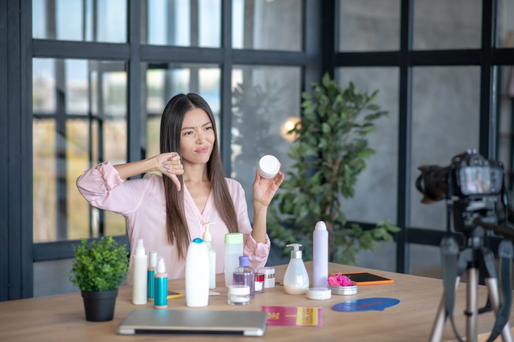 Blogger not recommending. Dark-eyed beauty blogger not recommending night cream for followers. common skincare mistakes. skincare. morning caring. night caring. face care.